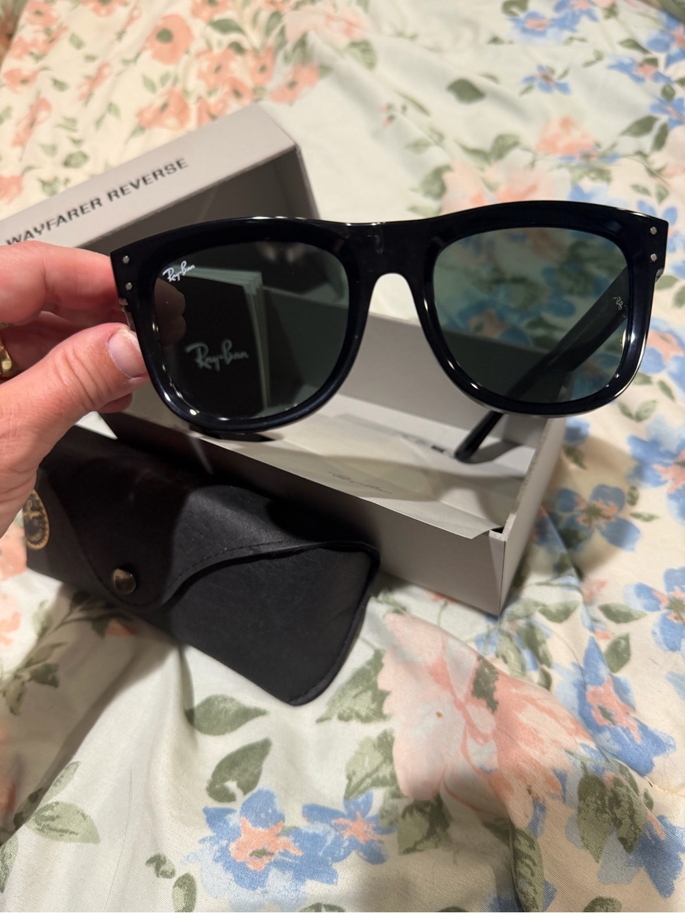 Ray-Ban Wayfarer Reverse Black Leather Sunglasses and Case with Gold Snap - Picture 2 of 10